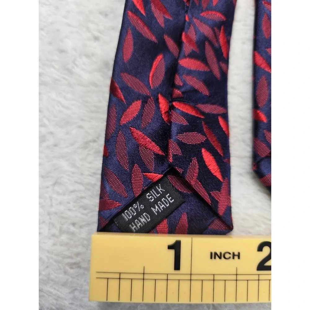 Krimson By Kwame Silk Tie Red Navy Floral Leaf Pattern Mens Necktie Modern 3